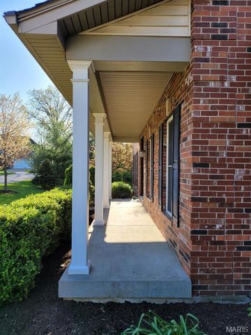 1 Crabapple Court, Olivette, MO 63132