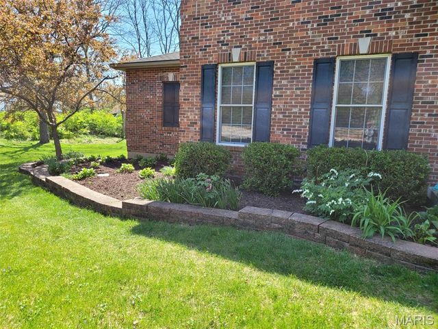 1 Crabapple Court, Olivette, MO 63132
