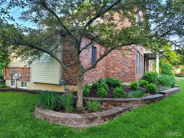 1 Crabapple Court, Olivette, MO 63132