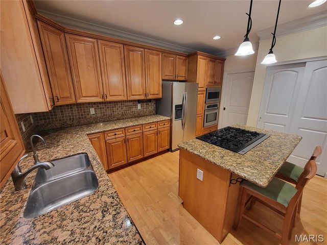 1 Crabapple Court, Olivette, MO 63132
