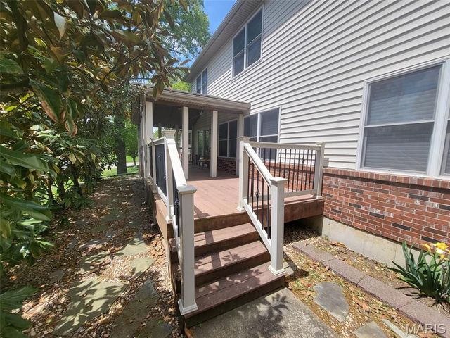 1 Crabapple Court, Olivette, MO 63132
