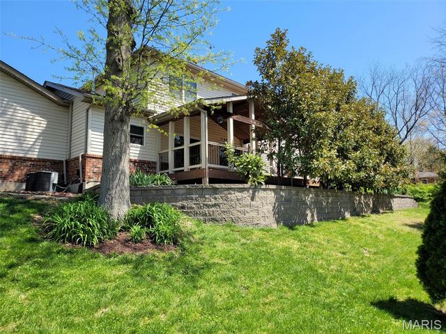 1 Crabapple Court, Olivette, MO 63132