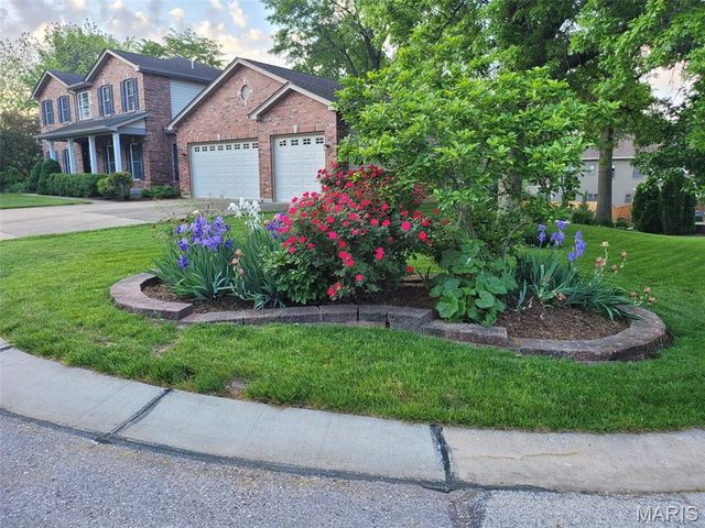 1 Crabapple Court, Olivette, MO 63132