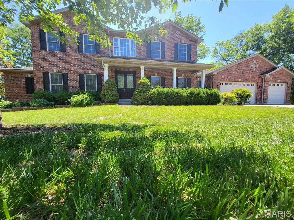 1 Crabapple Court, Olivette, MO 63132