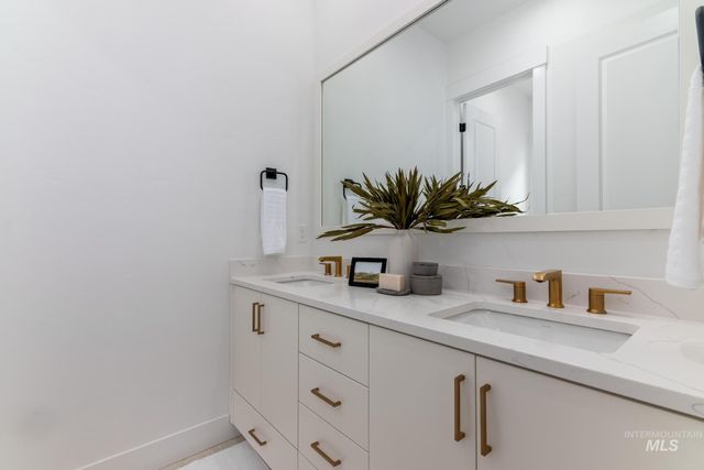 1435 N Shelby Ave, Eagle, ID 83616