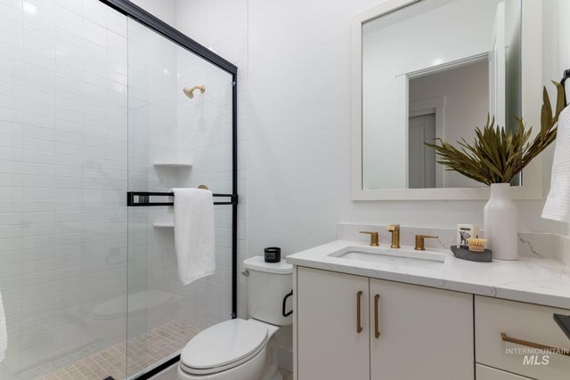 1435 N Shelby Ave, Eagle, ID 83616