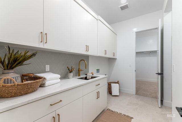 1435 N Shelby Ave, Eagle, ID 83616