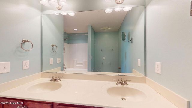 2552 Saddleback Drive A, Winterville, NC 28590