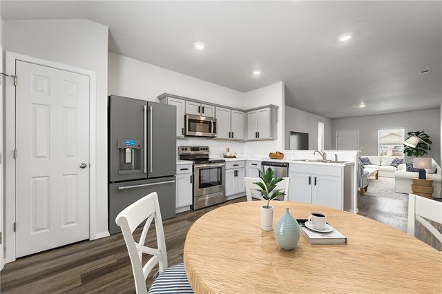 812 W Tanner Avenue, Siloam Springs, AR 72761