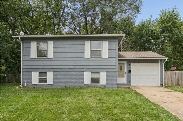 9505 Spring Valley Road, Kansas City, MO 64134