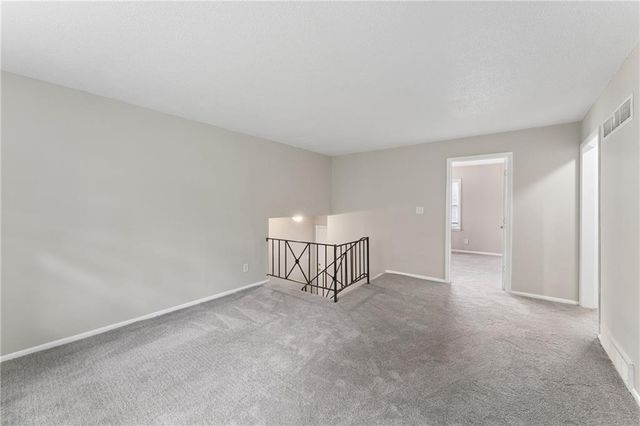 9505 Spring Valley Road, Kansas City, MO 64134