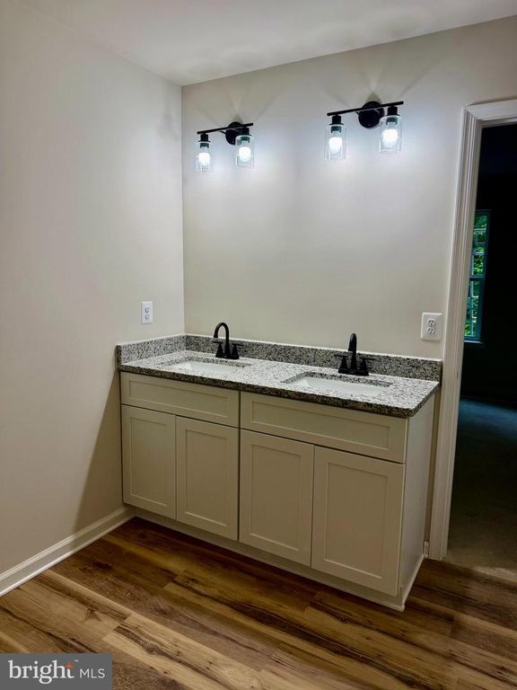 Image 7 of property listing at 11520 ROPEKNOT RD, Lusby, MD 20657