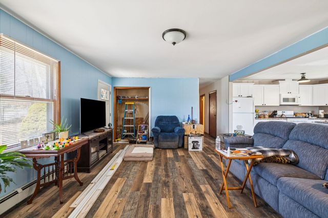 794 South Main Street, Newport, NH 03773