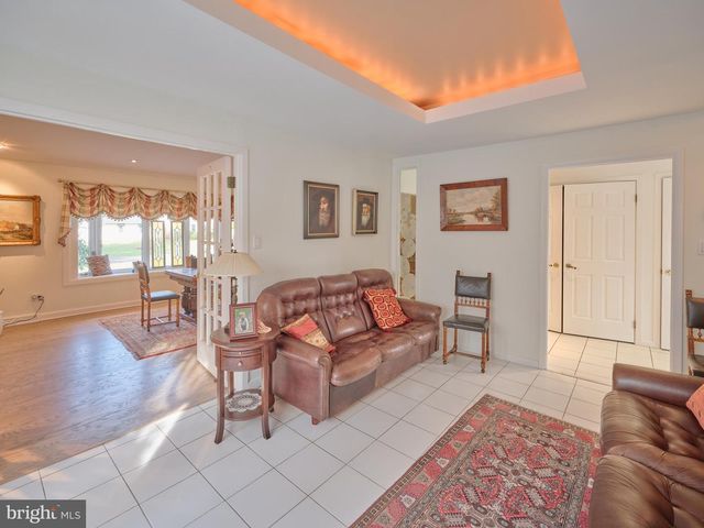 14 JONATHAN WAY, Washington Crossing, PA 18977