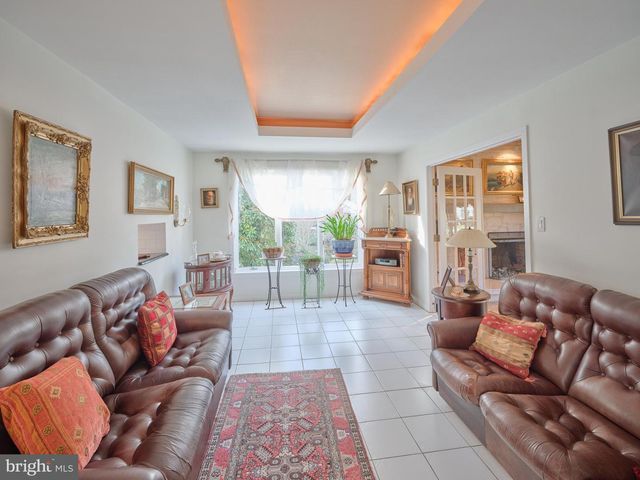 14 JONATHAN WAY, Washington Crossing, PA 18977