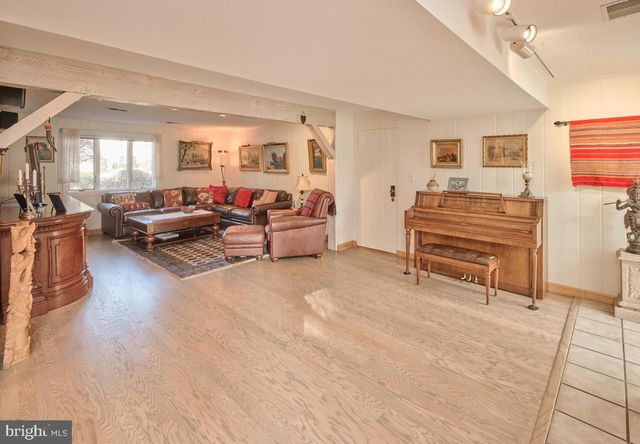 14 JONATHAN WAY, Washington Crossing, PA 18977