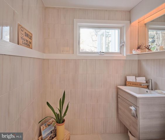 14 JONATHAN WAY, Washington Crossing, PA 18977