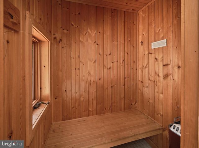 14 JONATHAN WAY, Washington Crossing, PA 18977