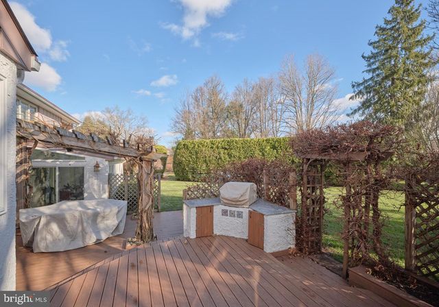 14 JONATHAN WAY, Washington Crossing, PA 18977