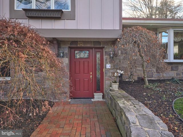 14 JONATHAN WAY, Washington Crossing, PA 18977