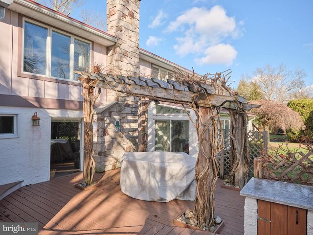 14 JONATHAN WAY, Washington Crossing, PA 18977