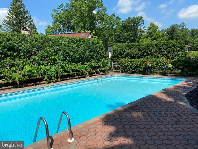 14 JONATHAN WAY, Washington Crossing, PA 18977