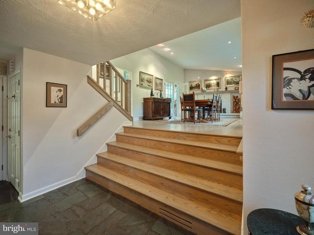 14 JONATHAN WAY, Washington Crossing, PA 18977