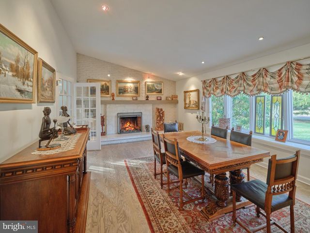 14 JONATHAN WAY, Washington Crossing, PA 18977