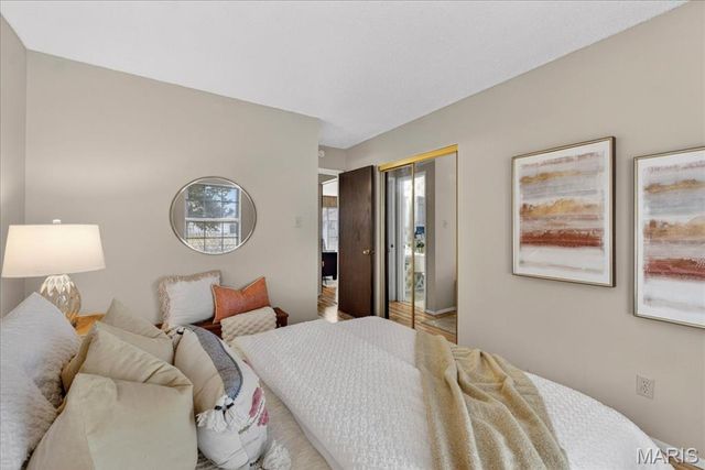 4046 Del Lago Drive, Florissant, MO 63034