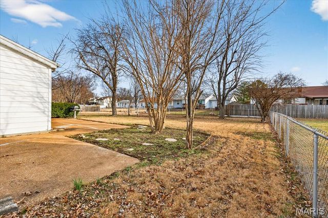 4046 Del Lago Drive, Florissant, MO 63034