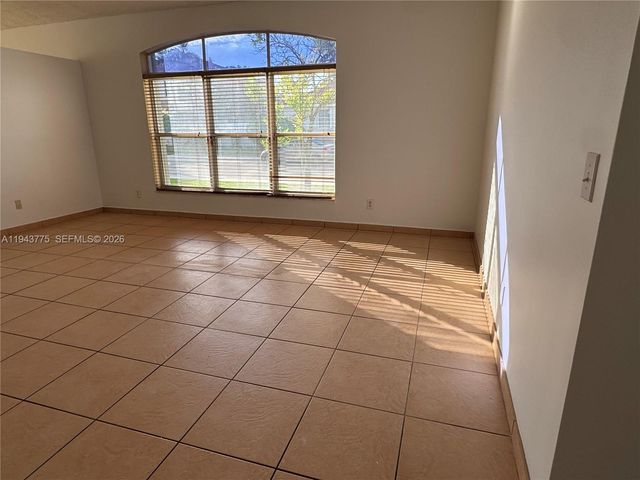 13064 NW 9th Ct 13064, Pembroke Pines, FL 33028