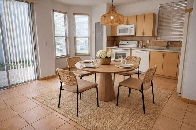 13064 NW 9th Ct 13064, Pembroke Pines, FL 33028