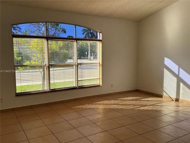 13064 NW 9th Ct 13064, Pembroke Pines, FL 33028