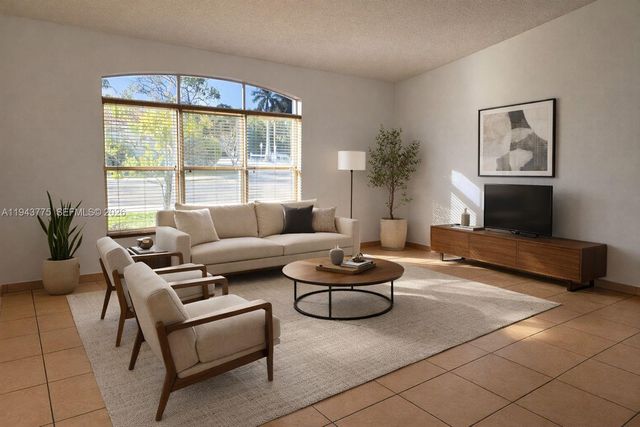 13064 NW 9th Ct 13064, Pembroke Pines, FL 33028