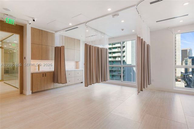 175 SW 7th St 1707, Miami, FL 33130