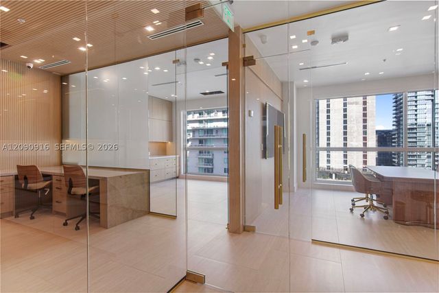 175 SW 7th St 1707, Miami, FL 33130