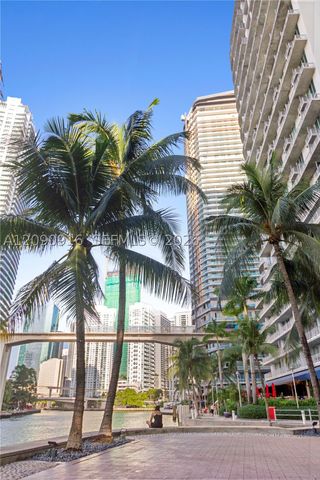 175 SW 7th St 1707, Miami, FL 33130