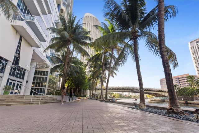 175 SW 7th St 1707, Miami, FL 33130