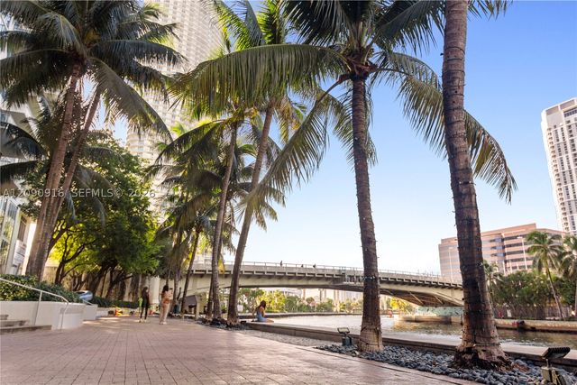 175 SW 7th St 1707, Miami, FL 33130
