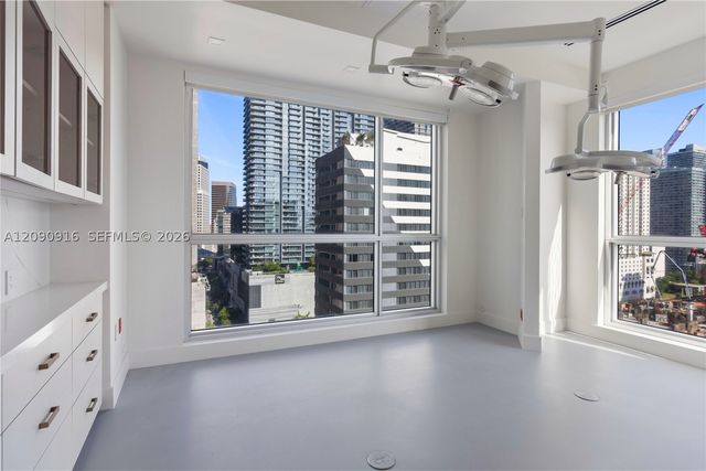 175 SW 7th St 1707, Miami, FL 33130