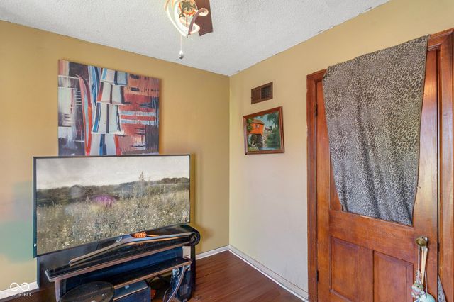 1804 N Ewing Street, Seymour, IN 47274