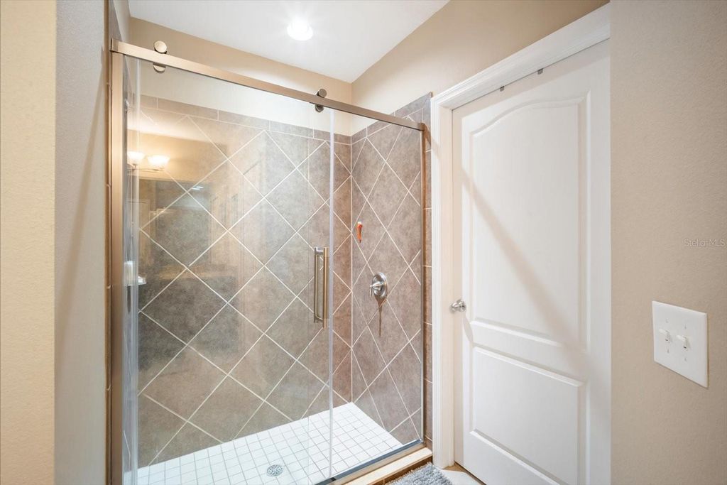 Image 13 of property listing at 7878 TUSCANY WOODS DRIVE, Tampa, FL 33647