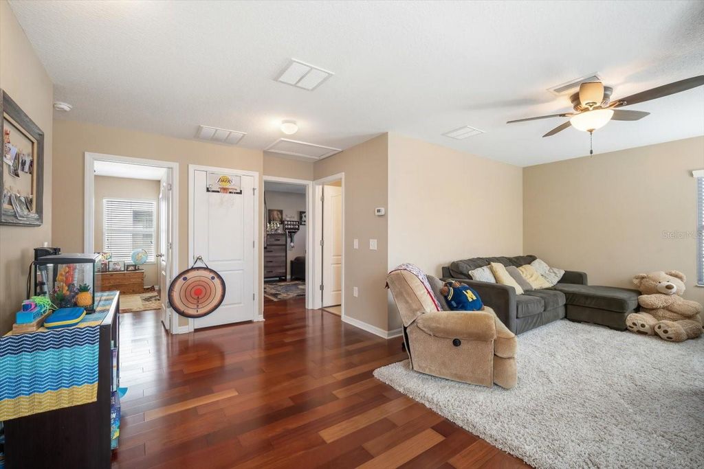 Image 14 of property listing at 7878 TUSCANY WOODS DRIVE, Tampa, FL 33647