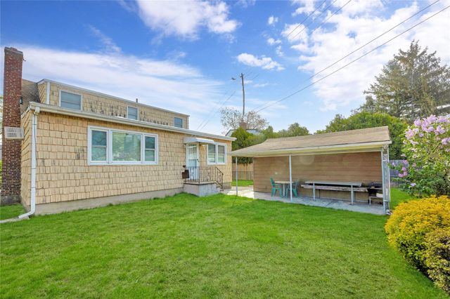 528 Coakley Street, East Meadow, NY 11554
