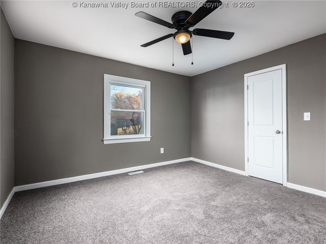 2805 Lincoln Avenue, St Albans, WV 25177