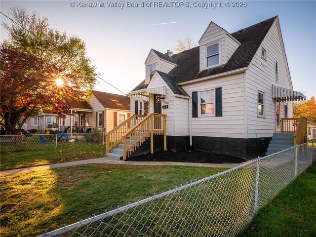 2805 Lincoln Avenue, St Albans, WV 25177