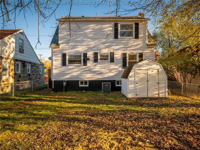 2805 Lincoln Avenue, St Albans, WV 25177