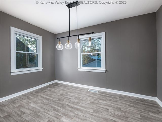 2805 Lincoln Avenue, St Albans, WV 25177