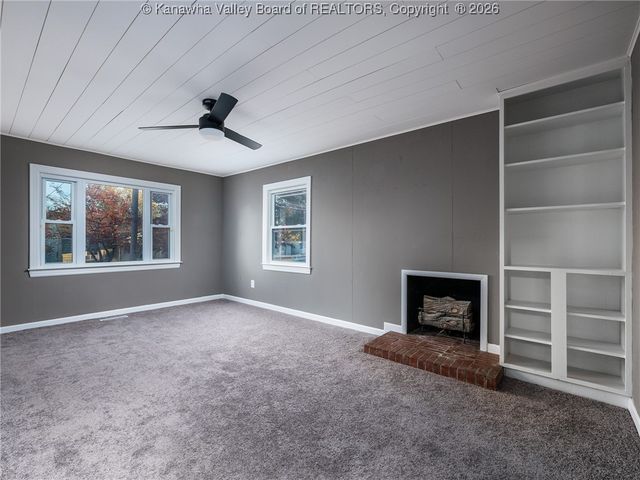 2805 Lincoln Avenue, St Albans, WV 25177