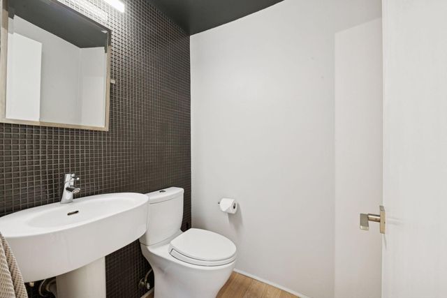 3141 Dean Court 308, Minneapolis, MN 55416